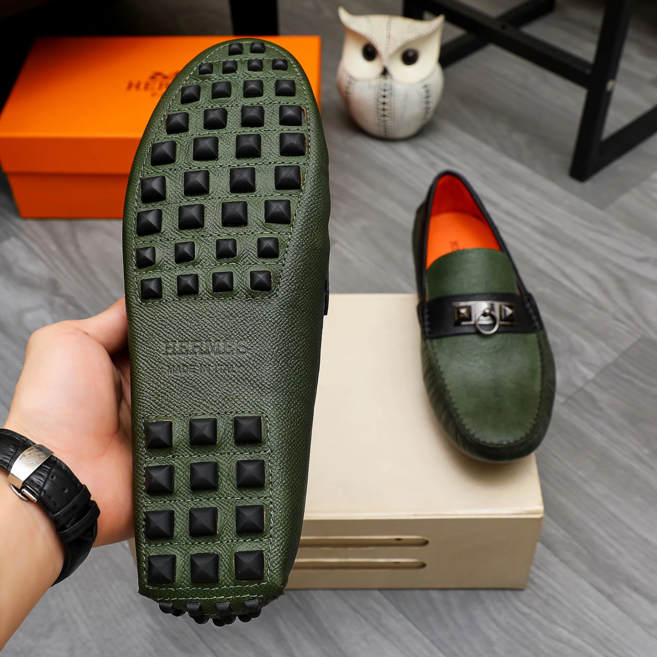Factory price 380 🕷🕷【HERMES】The same style as Hermès counters🇨🇳Classic slip-on shoes 1:1 mold opening💯Original quality🍓Using imported first-layer cowhide🍅pig skin lining🌶🌶Super high-end men's leather shoes🇨🇳Solid and stable Very special🍇 Available in green! Code number 38-44 (45.46.47. Can be customized)